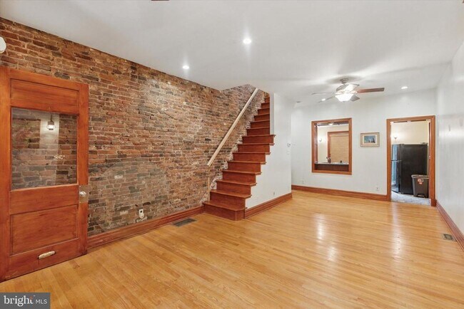 Building Photo - 890 N Judson St