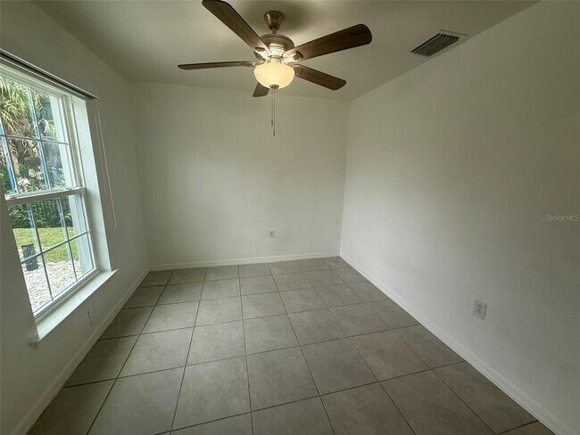 Foto del edificio - 4082 Kenvil Dr