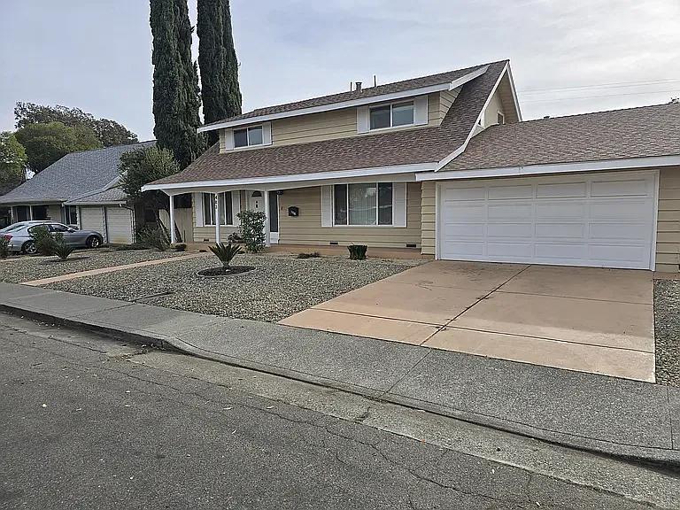 Primary Photo - 483 Cottonwood Dr