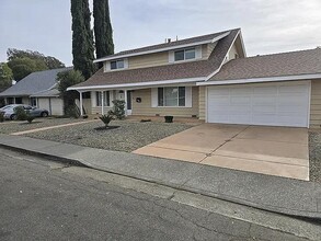 Building Photo - 483 Cottonwood Dr