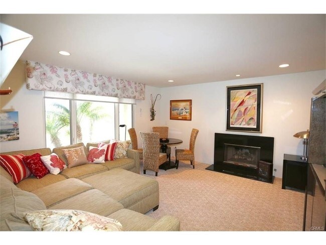 Foto del edificio - 1345 Cliff Dr