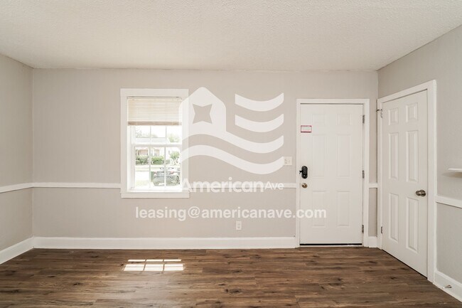 Foto del edificio - 235 S Park Rd SW