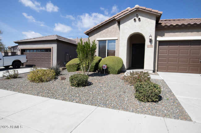 Building Photo - 1726 W Desperado Way