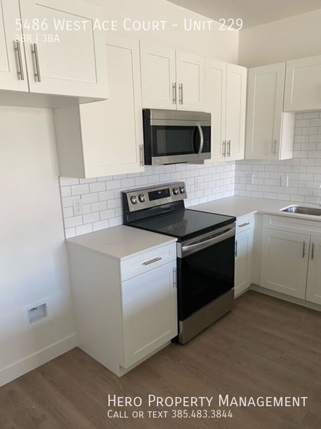 Building Photo - 5486 Ace Ct