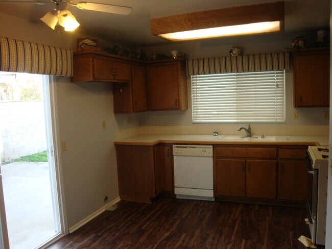 Building Photo - Single family home in Creekside
