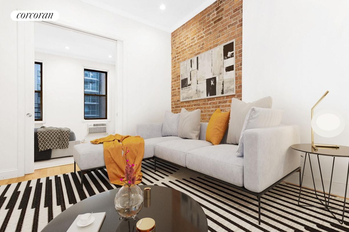 Building Photo - 1409 Second Avenue 4AD