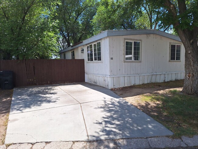 Foto del edificio - 512 Windsor Ln