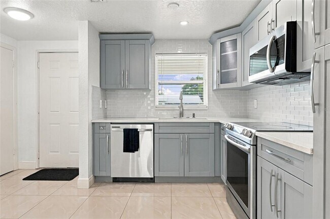 Foto del edificio - 8344 Drycreek Dr