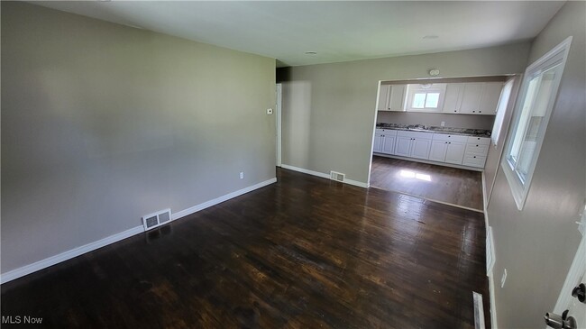 Building Photo - 16718 Lipton Ave