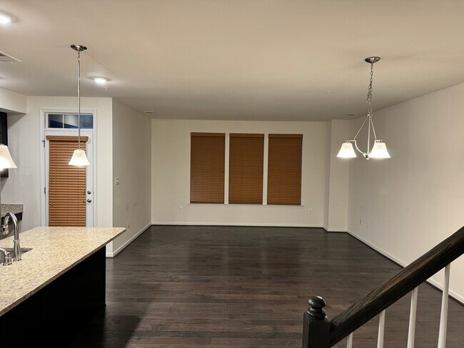 Building Photo - 6462 Walcott Ln