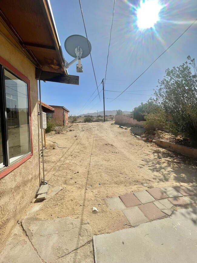 Foto del edificio - 73889 2 Mile Rd