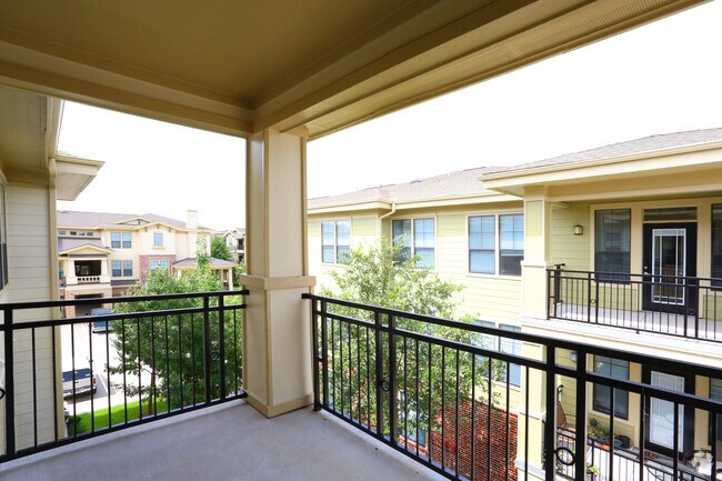 Balcón - Camden Whispering Oaks