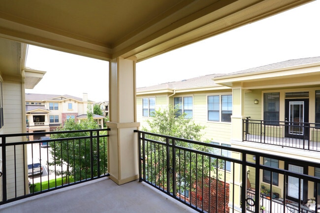Balcony - Camden Whispering Oaks