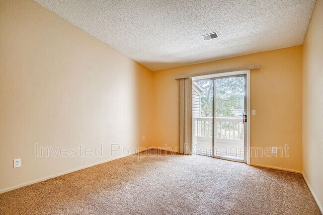 Building Photo - 979 S Miller St