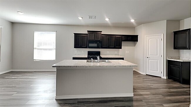 Foto del edificio - 12541 Babbling Brook Dr