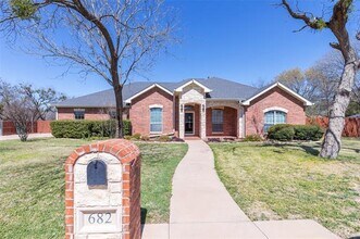 Building Photo - 682 Lytle Shores Dr