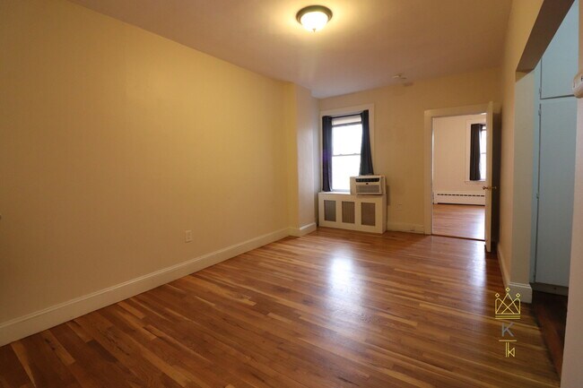 Foto del edificio - 181 Winthrop Rd