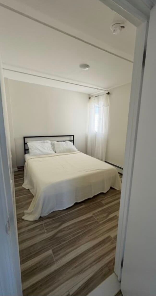 Building Photo - 9924 Russell St