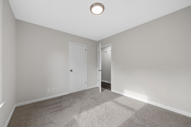 Foto del edificio - 712 Green Valley Ct
