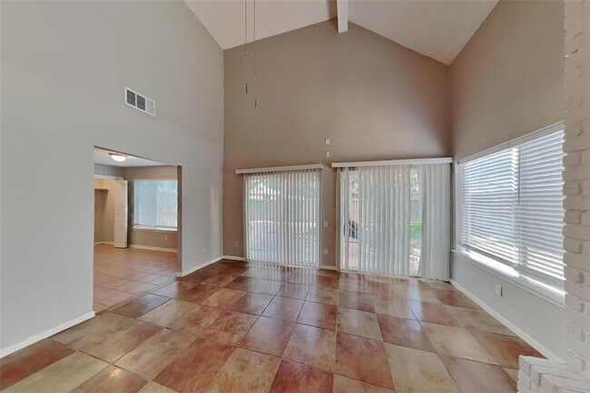 Foto del edificio - 4726 Green Trail Dr
