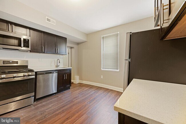 Foto del edificio - 3148 Leeds St