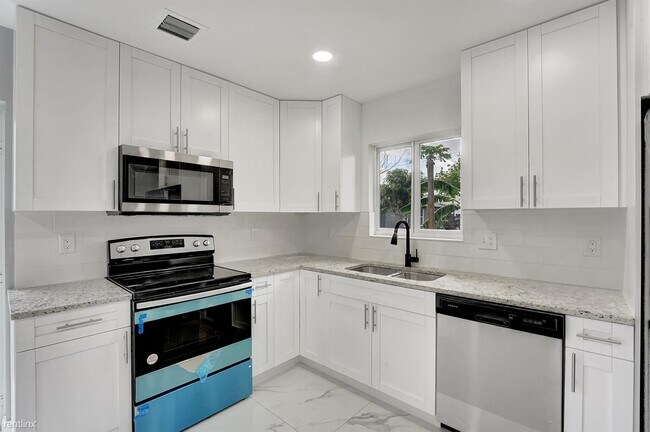 Building Photo - 3 br, 2 bath House - 264 NW 1st Ter