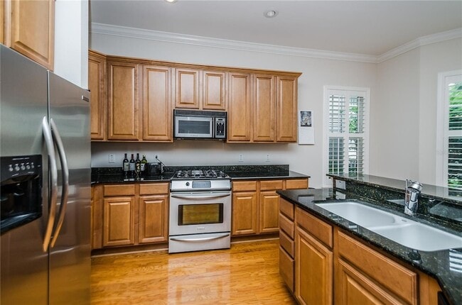 Building Photo - 924 Hemingway Cir