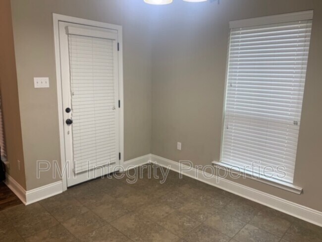 Foto del edificio - 507 Flanders Ridge Dr