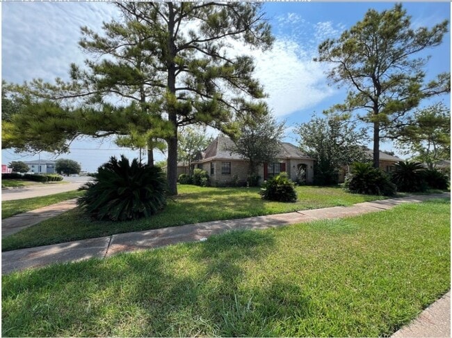 Building Photo - 7203 Mission Ct Dr