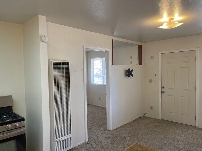 Foto del edificio - 43960 White Mountain Rd