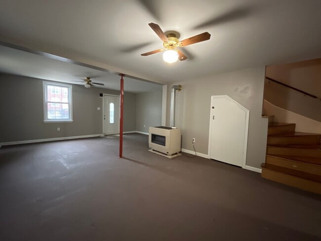 Foto del edificio - Beautifully Maintained End-Unit Townhome f...