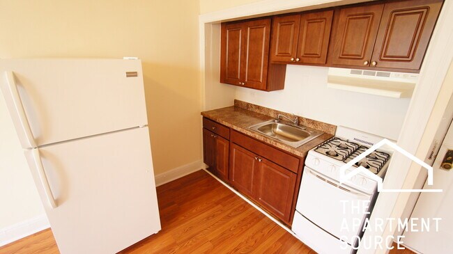 Foto del edificio - 2774 N Milwaukee Ave