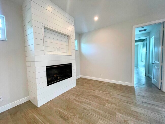 Foto del edificio - 4980 SE Railway Ave