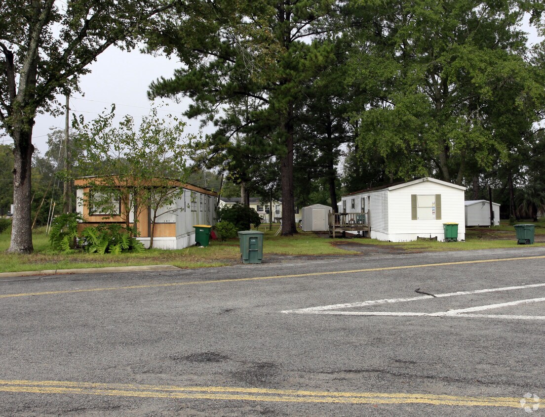 Oglethorpe Court Trailer Park 21 Colonial Trl Savannah GA 31408 Oglethorpe Court Trailer Park 21 Colonial Trl Savannah GA 31408