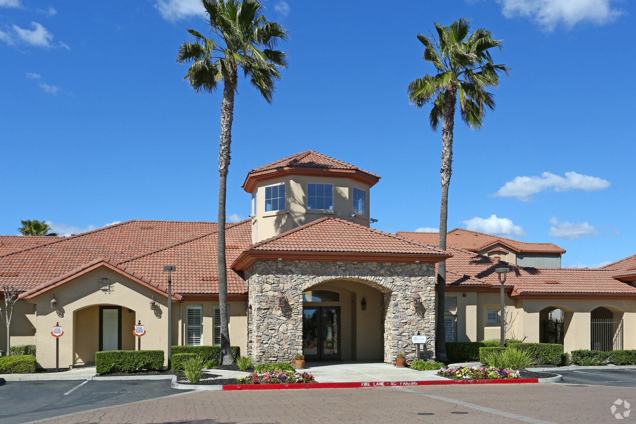 Primary Photo - Paseo Villas Apartments