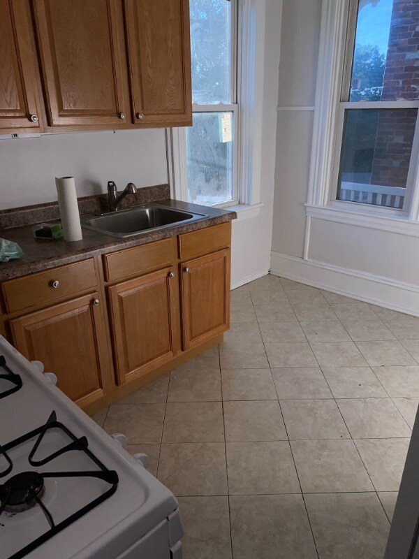 105 Pearl St Unit 2, Lancaster, PA 17603 Room for Rent in Lancaster