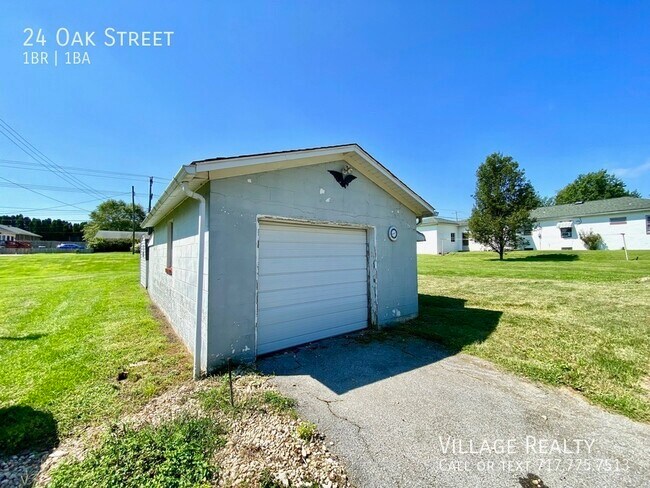 Building Photo - Roomy 1-bedroom Cottage with basement, gar...