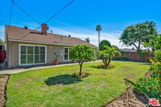 Foto del edificio - 5911 S Corning Ave