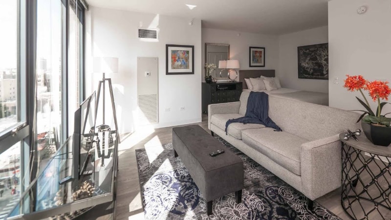 Photo - 156 W Erie St (Chicago, IL)