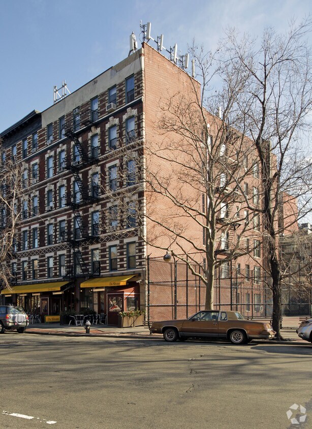 Primary Photo - 264 6th Ave