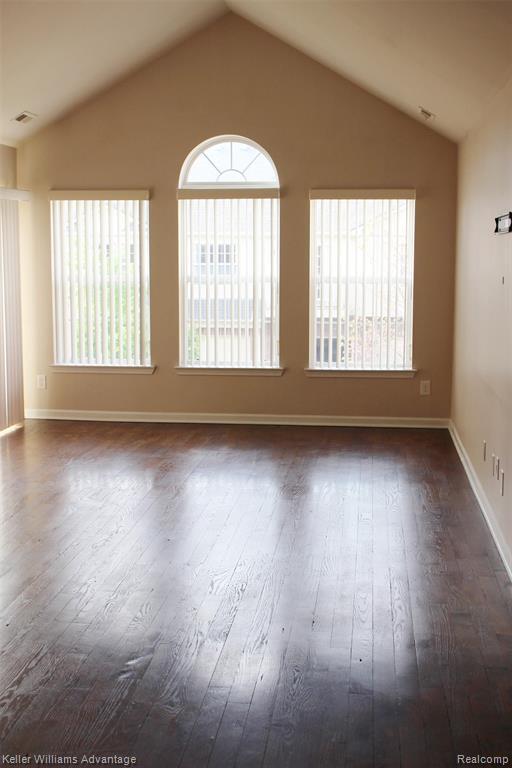 Foto del edificio - 48407 Manor Bridge Dr