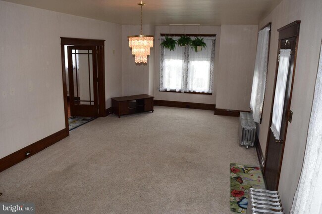 Foto del edificio - 822 N Railroad St