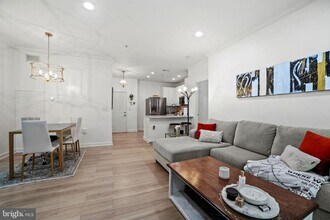 Building Photo - 2055 26th St S