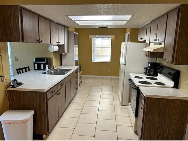 Foto del edificio - 6233 Ansley St