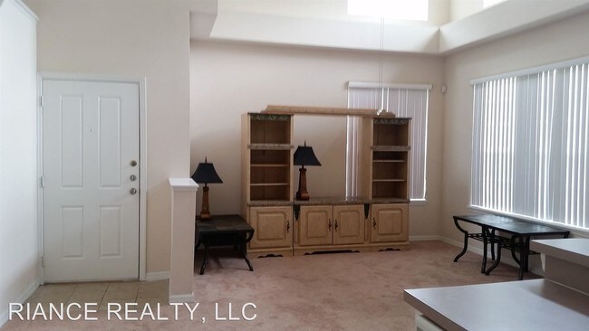 Building Photo - 4 br, 3.5 bath House - 335 MADISON CIRCLE