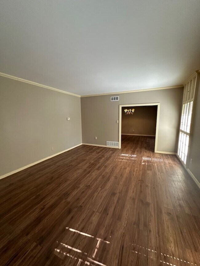 Building Photo - 3782 WOODRIDGE DRIVE