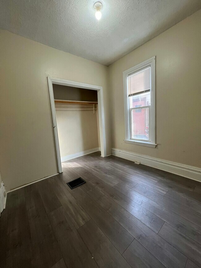 Foto del edificio - 935 Prospect Ave NE