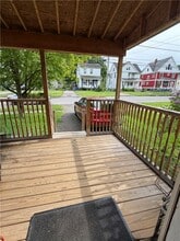 Building Photo - 210 W Oak Orchard St