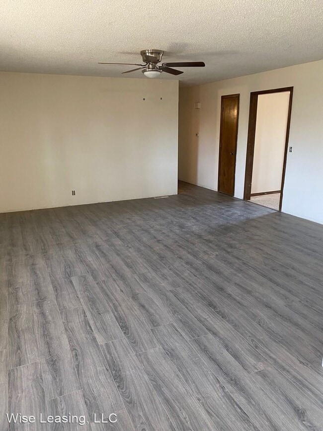 Building Photo - 3 br, 2 bath House - 2413 S Kings