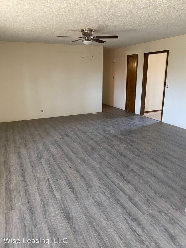 Foto del edificio - 3 br, 2 bath House - 2413 S Kings